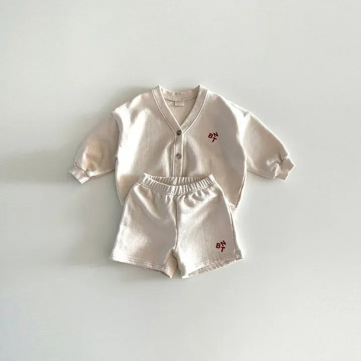 長袖セットアップ beige apricot / 12M  80cm キッズセットアップ 2点セット カーディガン+ショートパンツ レターロゴ刺繍 2カラー