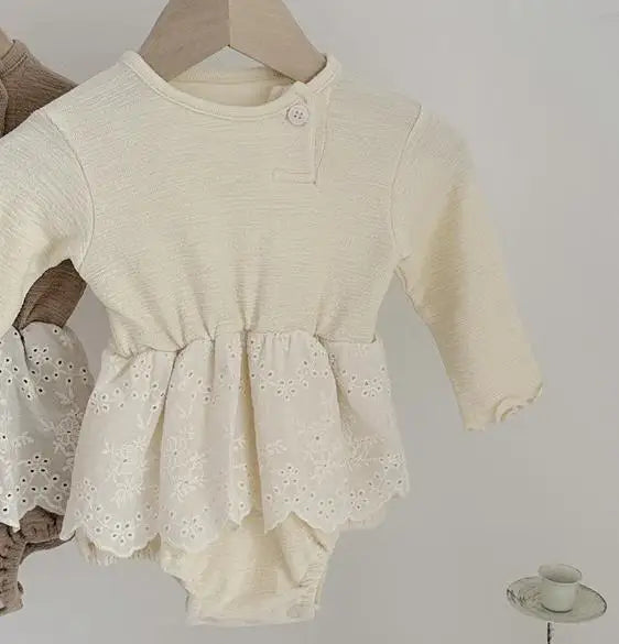 ロンパースセットアップ beige  bodysuit / 6M  66CM ベビーベスト/ロンパース サイドリボンジレベスト/レースペプラムスカート肩あき長袖ボディスーツ 2カラー【mh0007726】