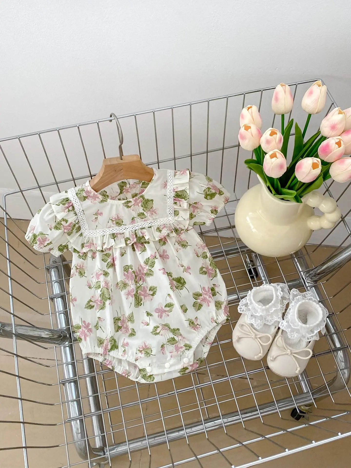 半袖セットアップ beige romper / 66cm 0-6m ベビーロンパース/セットアップ 2点セット 半袖ボディスーツ/半袖ブラウス+ブルマパンツ フラワー花柄プリント 2カラー【mh0004870】