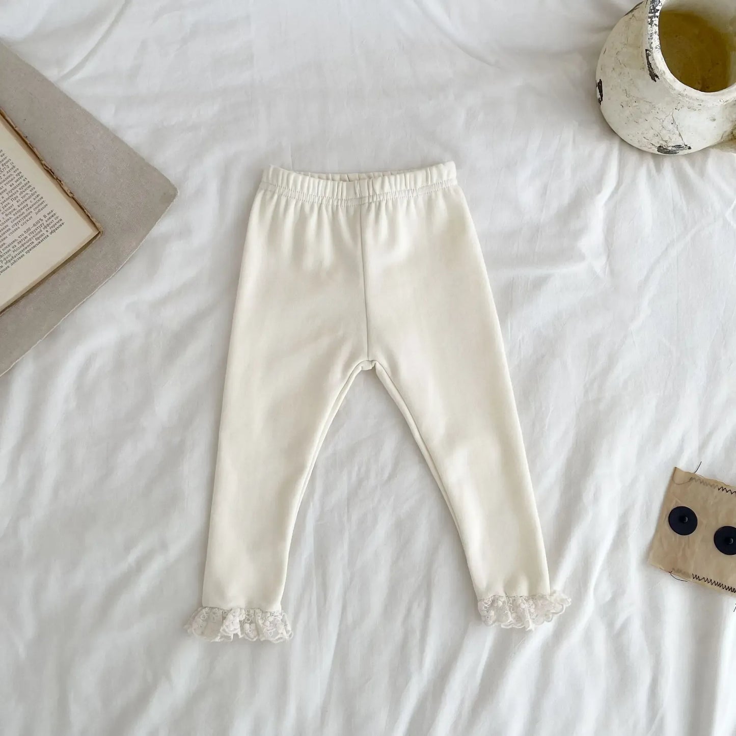 レギンスパンツ Beige White / 3-6M  66cm ベビーパンツ 裾レースフリルレギンスパンツ 2カラー【mh0006829】