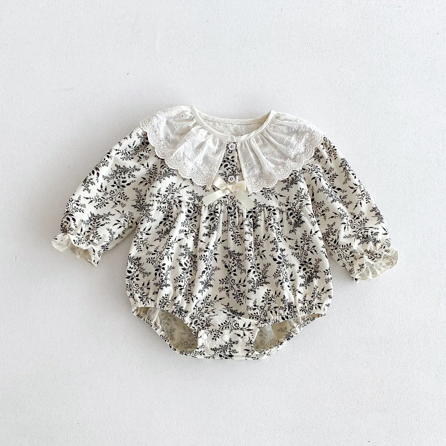 長袖ロンパース Beige White / 66cm 0-6m ベビーロンパース レース襟フラワープリント長袖ボディスーツ【mh0007400】