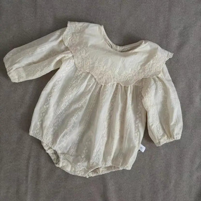 長袖ロンパース Beige White / 6M  66CM ベビーロンパース レース刺繍ビッグラッフル襟長袖ボディスーツ【mh0008114】