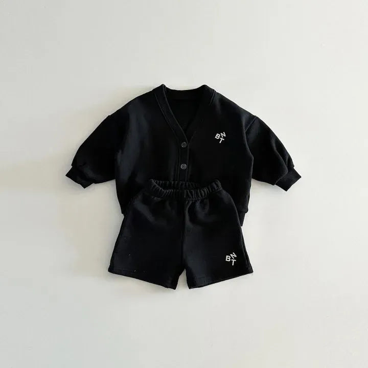 長袖セットアップ black / 12M  80cm キッズセットアップ 2点セット カーディガン+ショートパンツ レターロゴ刺繍 2カラー