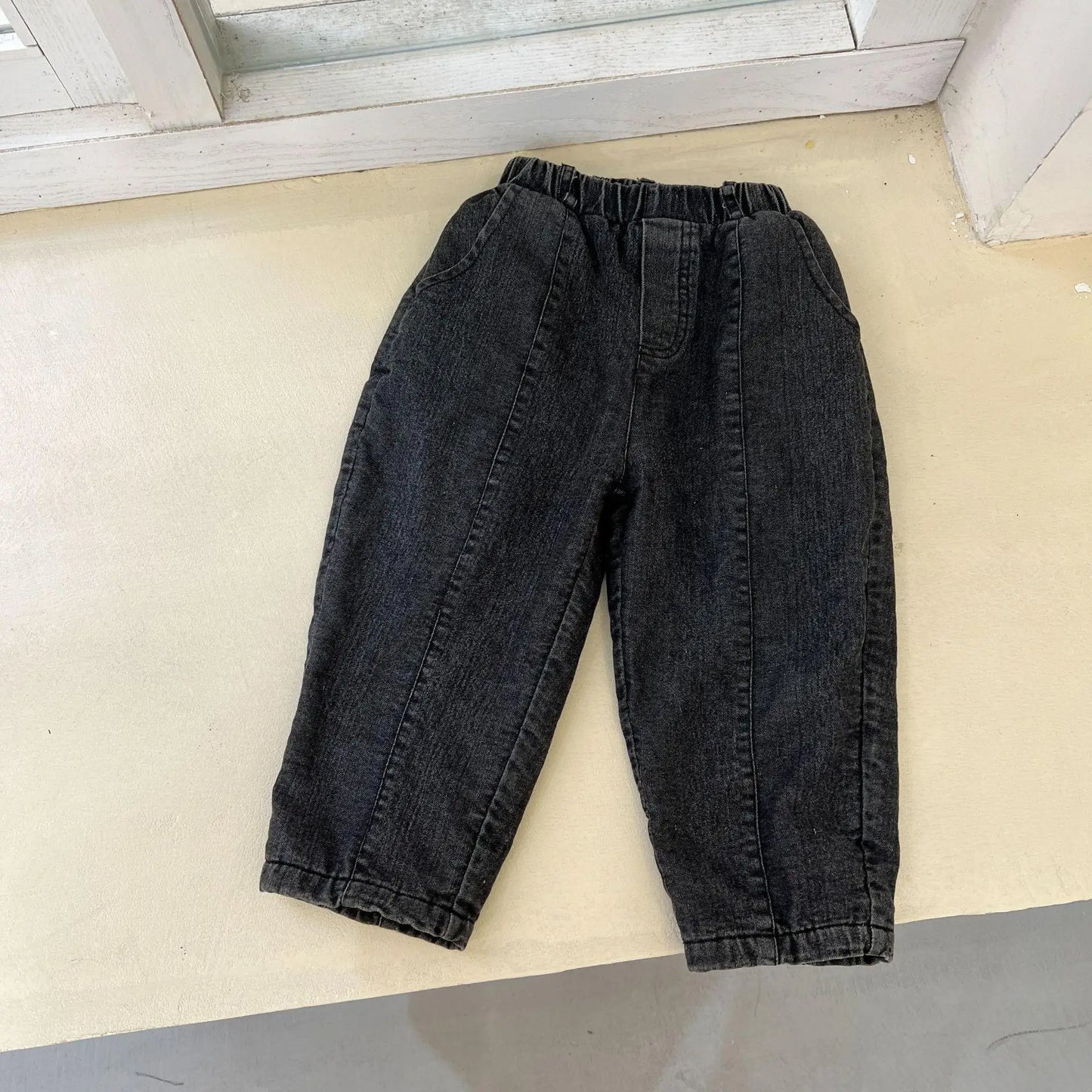 デニムパンツ black / 12M  80cm / 取り寄せ（7〜21日） キッズパンツ デニムパンツ 裏フリース ルーズパンツ 暖パン ジーンズ ブルー ブラック 2カラー