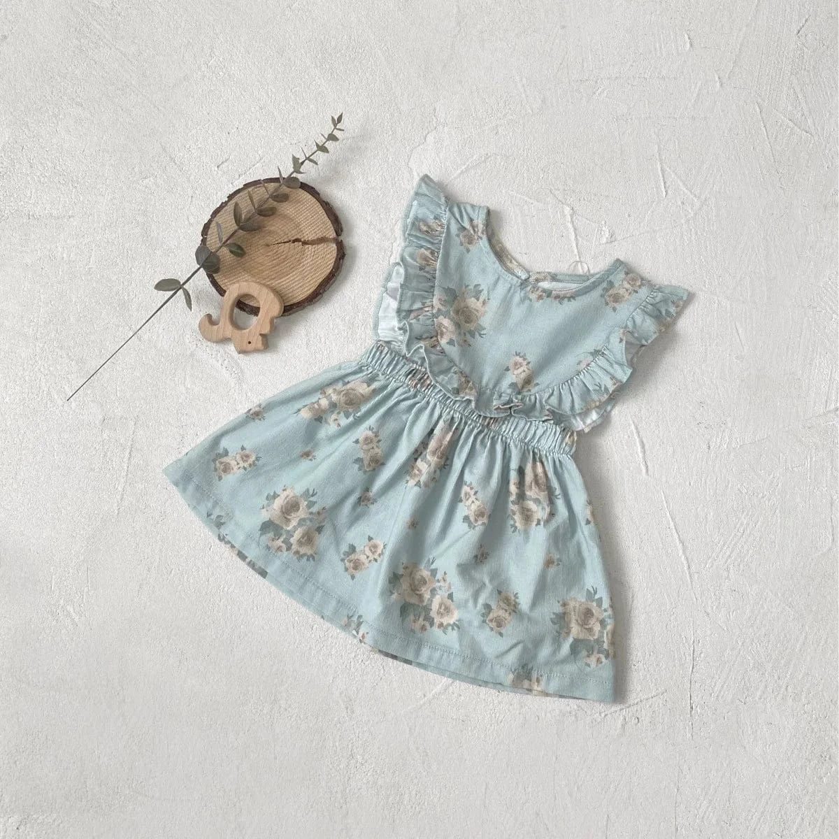 ノースリーブワンピース blue / 9M  73cm / 取り寄せ（7〜30日） ベビーワンピース フラワープリントフリルショルダーノースリーブコーデュロイエプロンドレスワンピース 2カラー