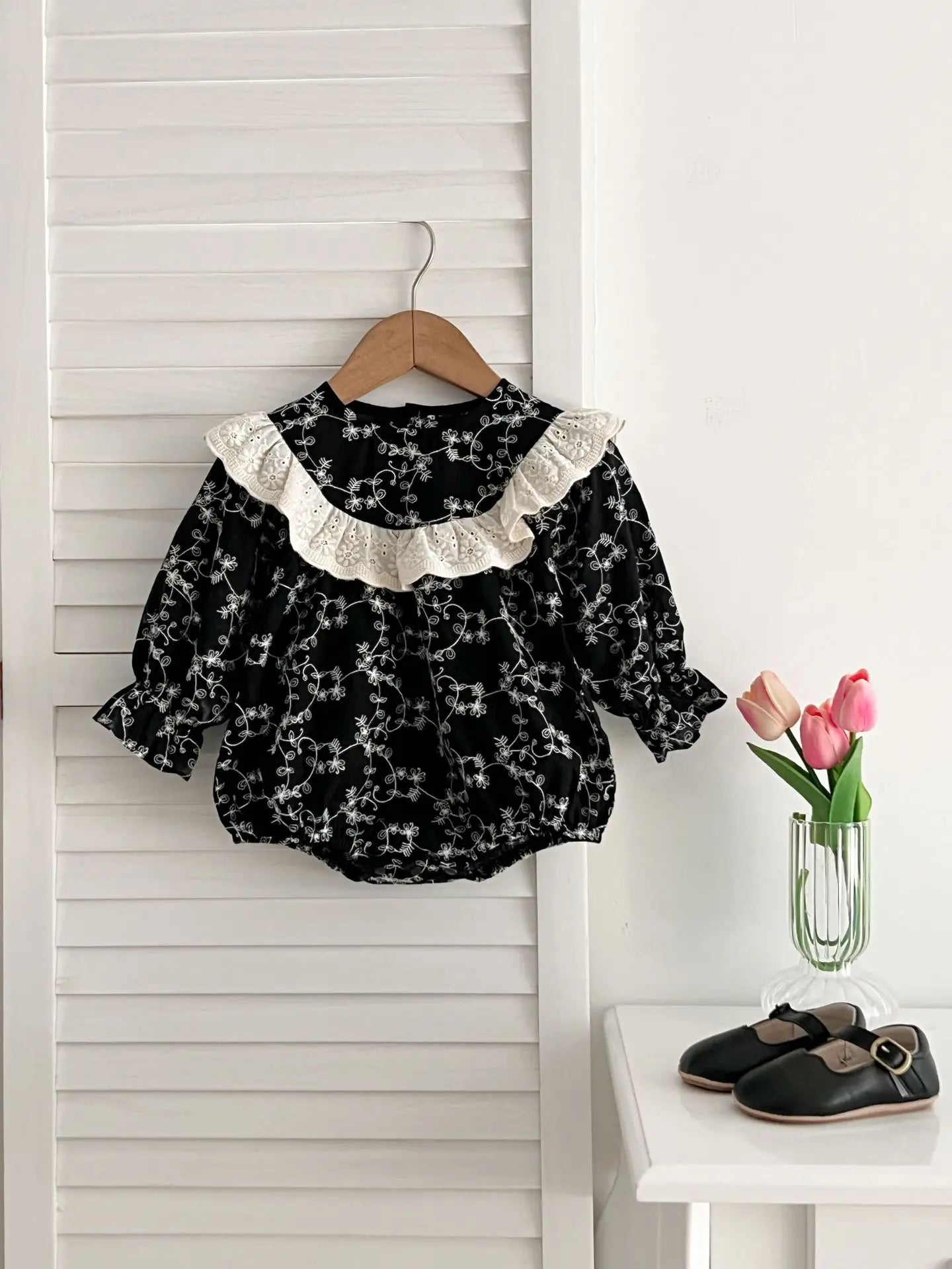 長袖ロンパース bodysuit / 6M  66cm ベビーロンパース ワンピース フラワー花柄プリント レース フリル リンクコーデ 姉妹 お揃いコーデ
