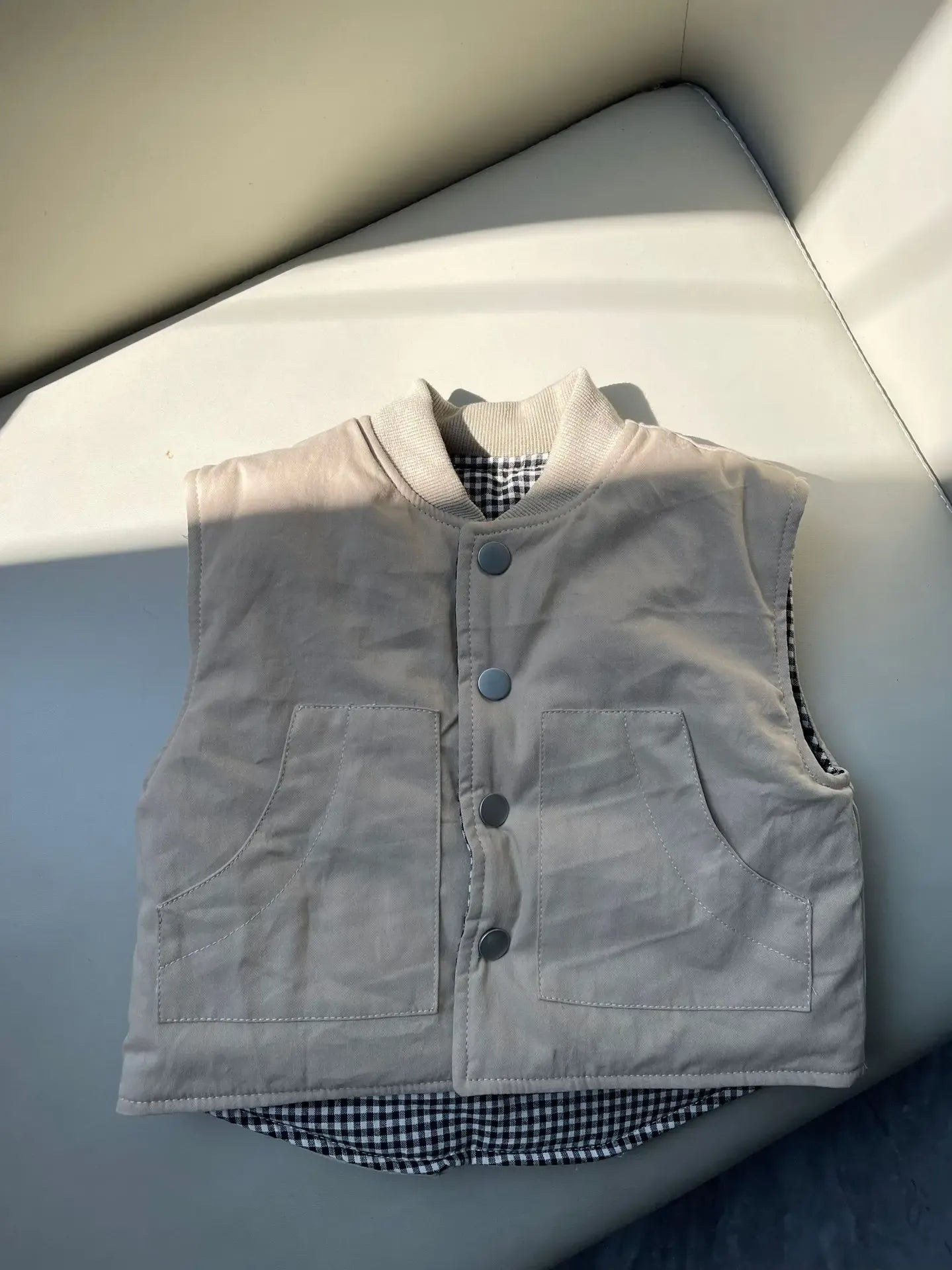 ベスト Brown / 9M  73CM / 取り寄せ（7〜21日） キッズベスト 裏チェック柄シンプルアウターベスト【mh0008488】