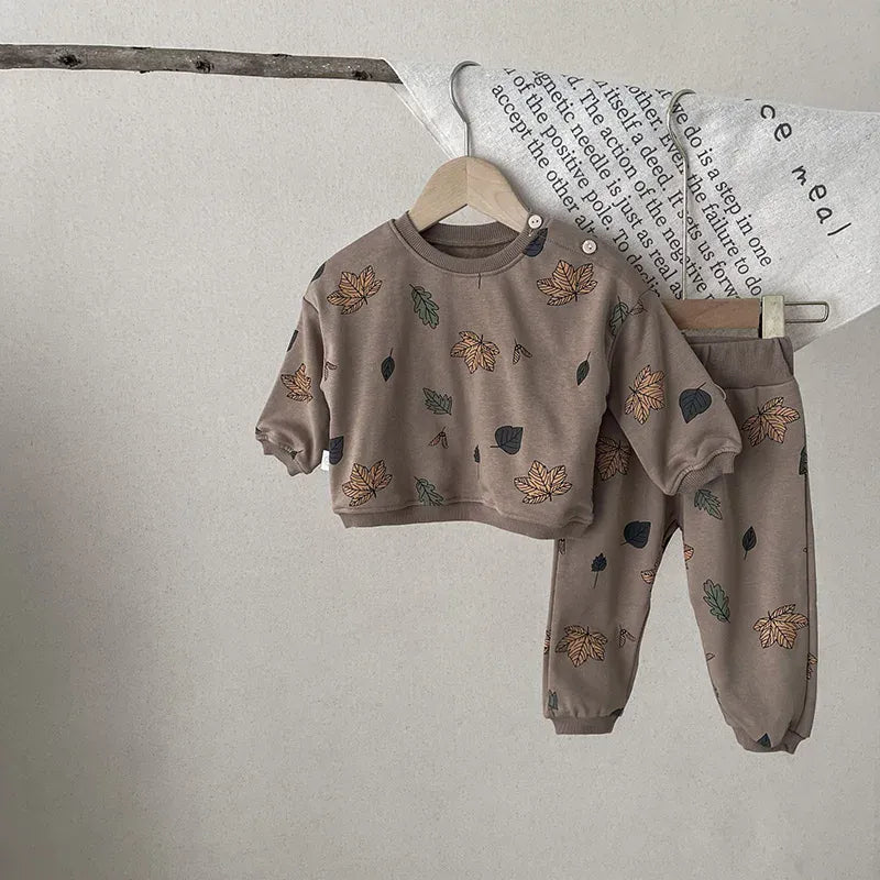 長袖セットアップ coffee / 73cm ベビーセットアップ 2点セット 長袖Tシャツ ロングパンツ リーフ アップルプリント ベージュ コーヒー 2カラー ユニセックス 男の子 女の子 子供服