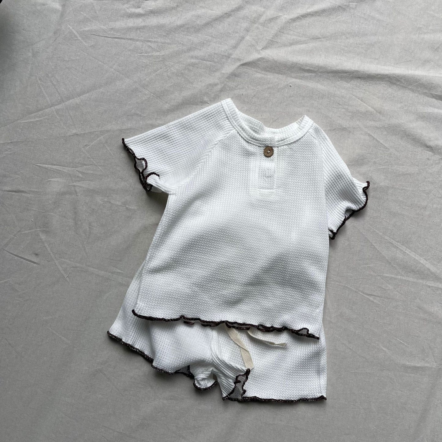 半袖セットアップ Creamy White / 73cm ベビーセットアップ 2点セット シンプルベーシックフリルリブ半袖Tシャツ+ショートパンツ【mh0009182】