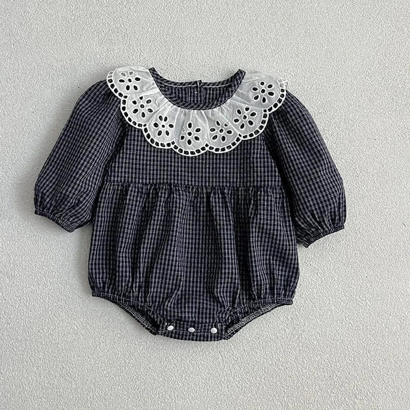 長袖ロンパース dark blue romper / 66cm 0-6m ベビーロンパース/キッズワンピース レースラッフル襟チェック長袖ボディスーツ/ワンピース 2カラー リンクコーデ 姉妹 お揃いコーデ【mh0007607】