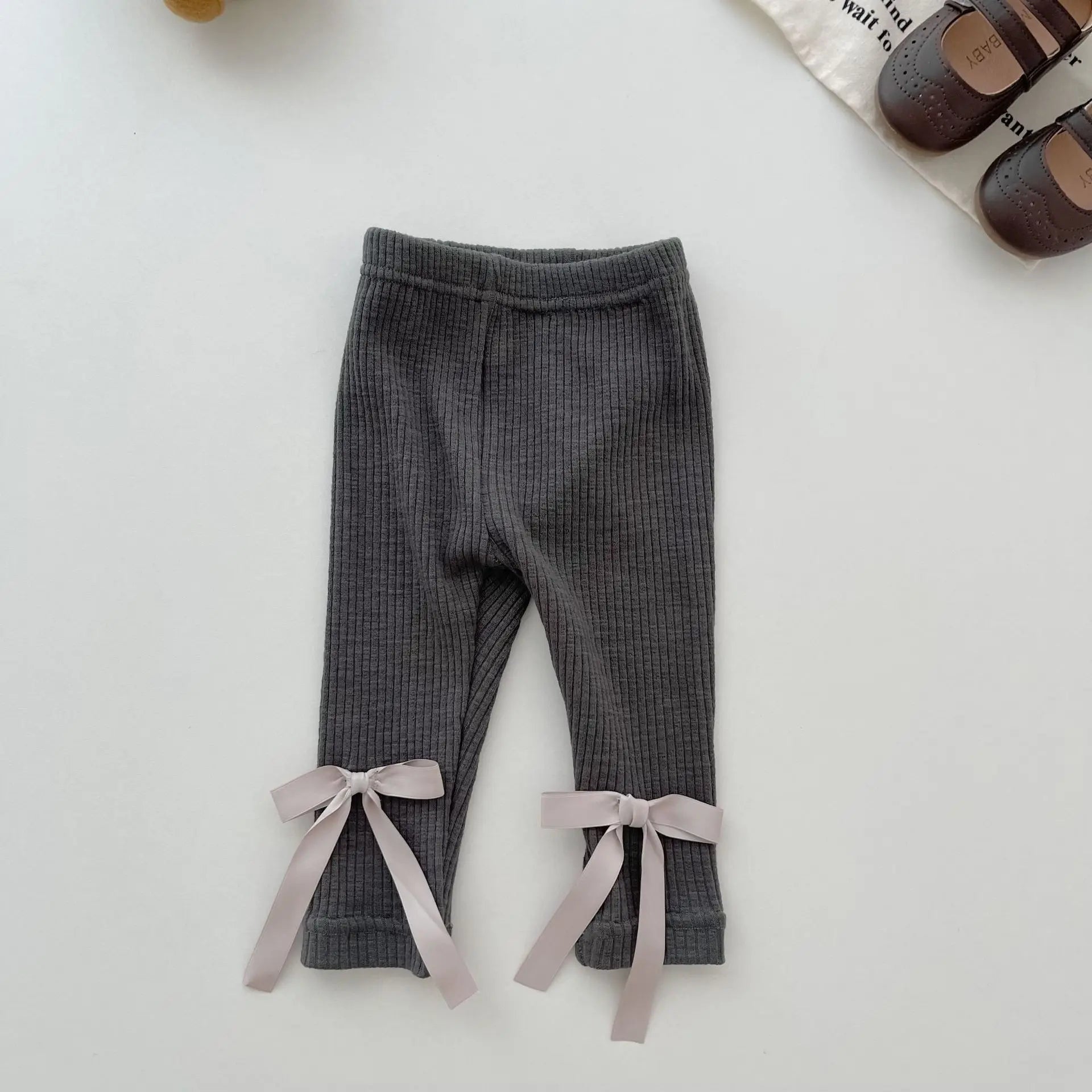 レギンスパンツ dark gray / 66cm / 取り寄せ（10〜35日） ベビーパンツ リボンリブレギンスパンツ ベージュ/ダークグレー/2カラー