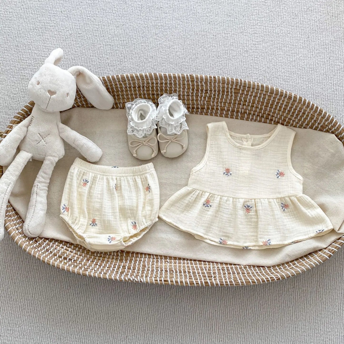 ノースリーブセットアップ floral / 66cm ☺︎ ベビーセットアップ 2点セット ノースリーブペプラムチュニックブラウス+ブルマパンツ チェック/フラワー花柄刺繍