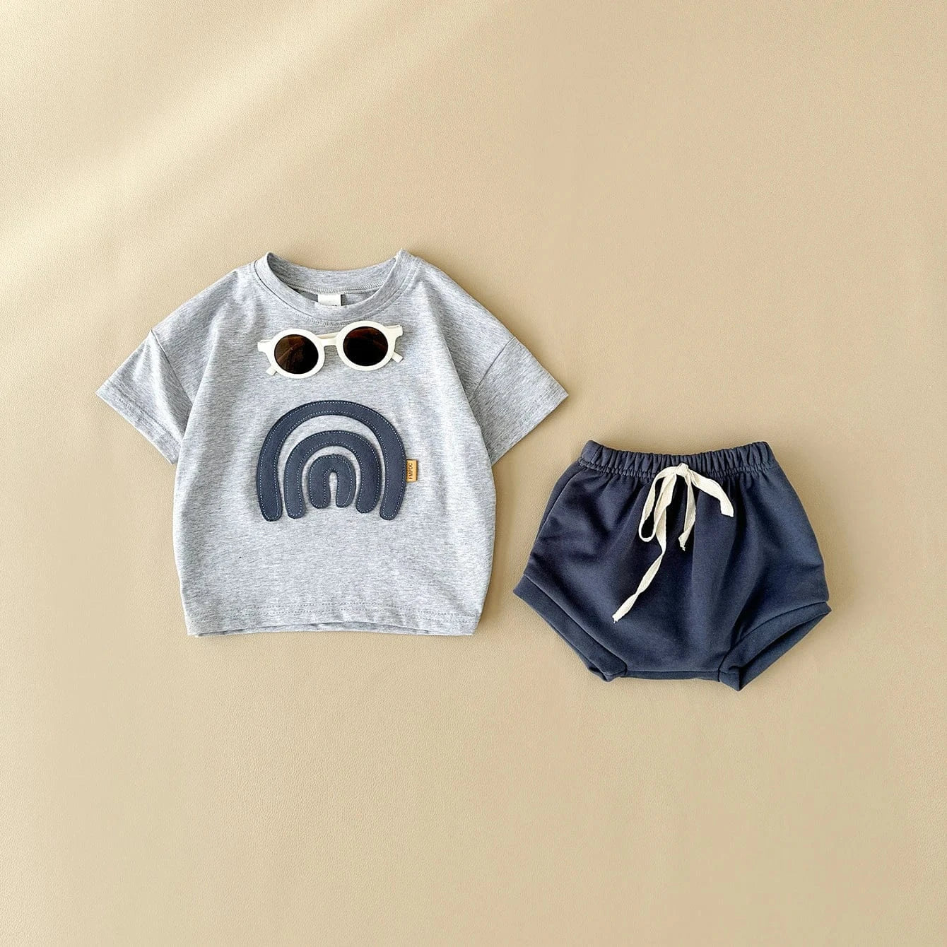 半袖セットアップ Gray / 6-9M 66cm ベビーセットアップ 2点セット 半袖Tシャツ+ブルマパンツ レイボー虹刺繍【mh0005635】
