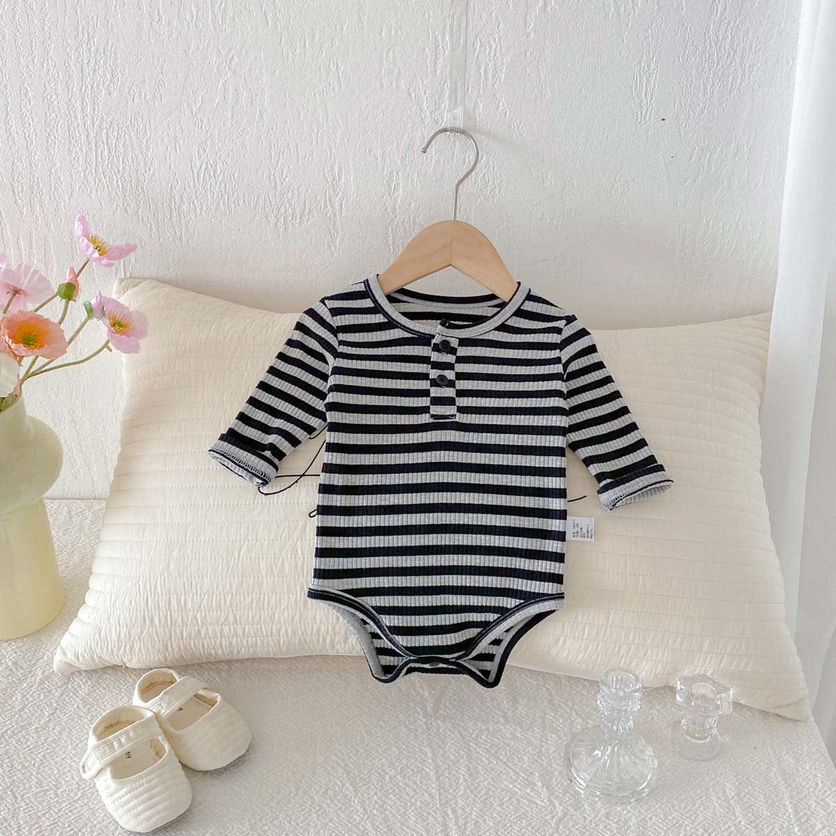 長袖ロンパース Gray / 66cm リブ素材ヘンリーネック長袖ロンパースボーダー柄【mh0010919】