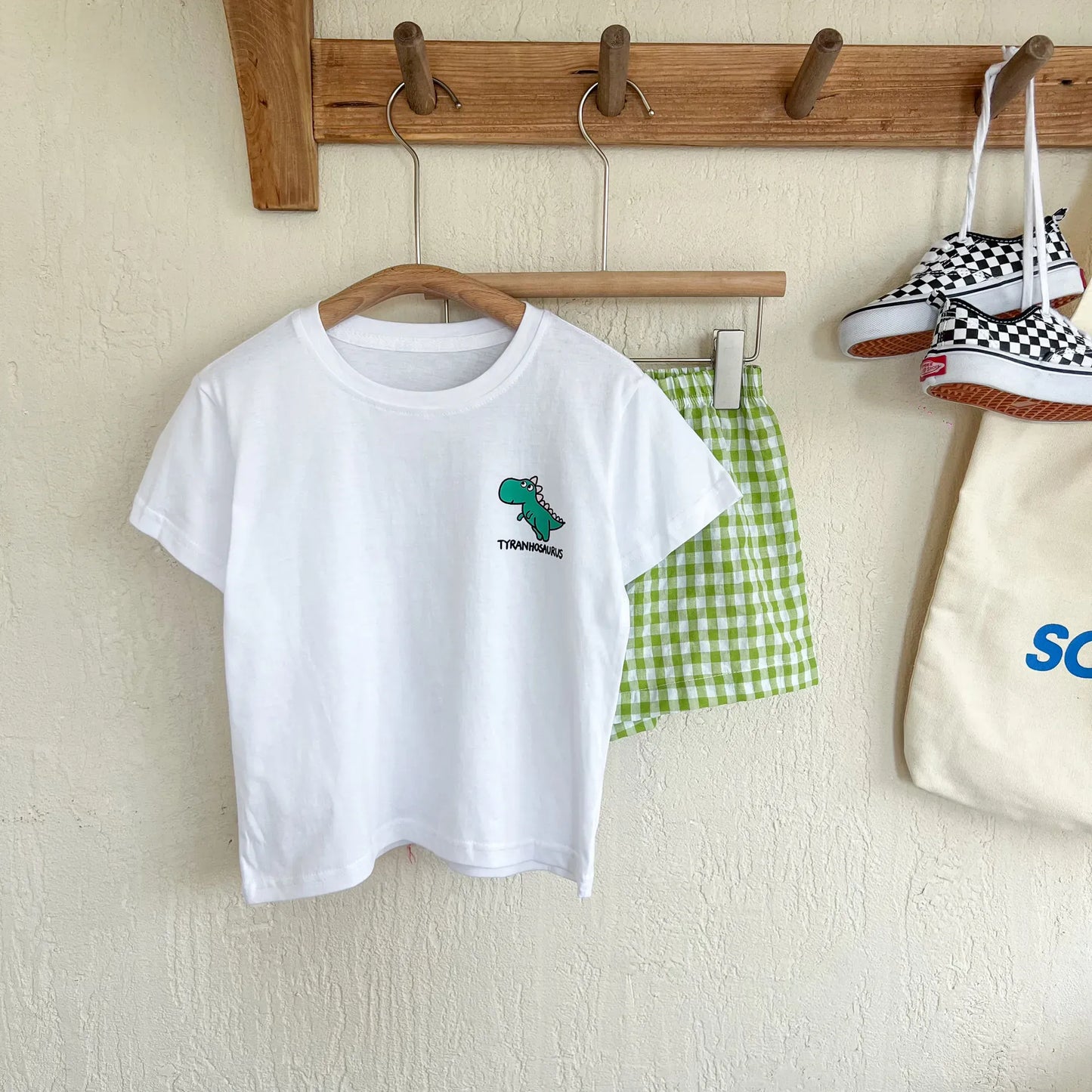 半袖セットアップ Green / 2T  90cm キッズセットアップ 2点セット 半袖Tシャツ+チェックショートパンツ ダイナソー恐竜プリント 4カラー【mh0005509】