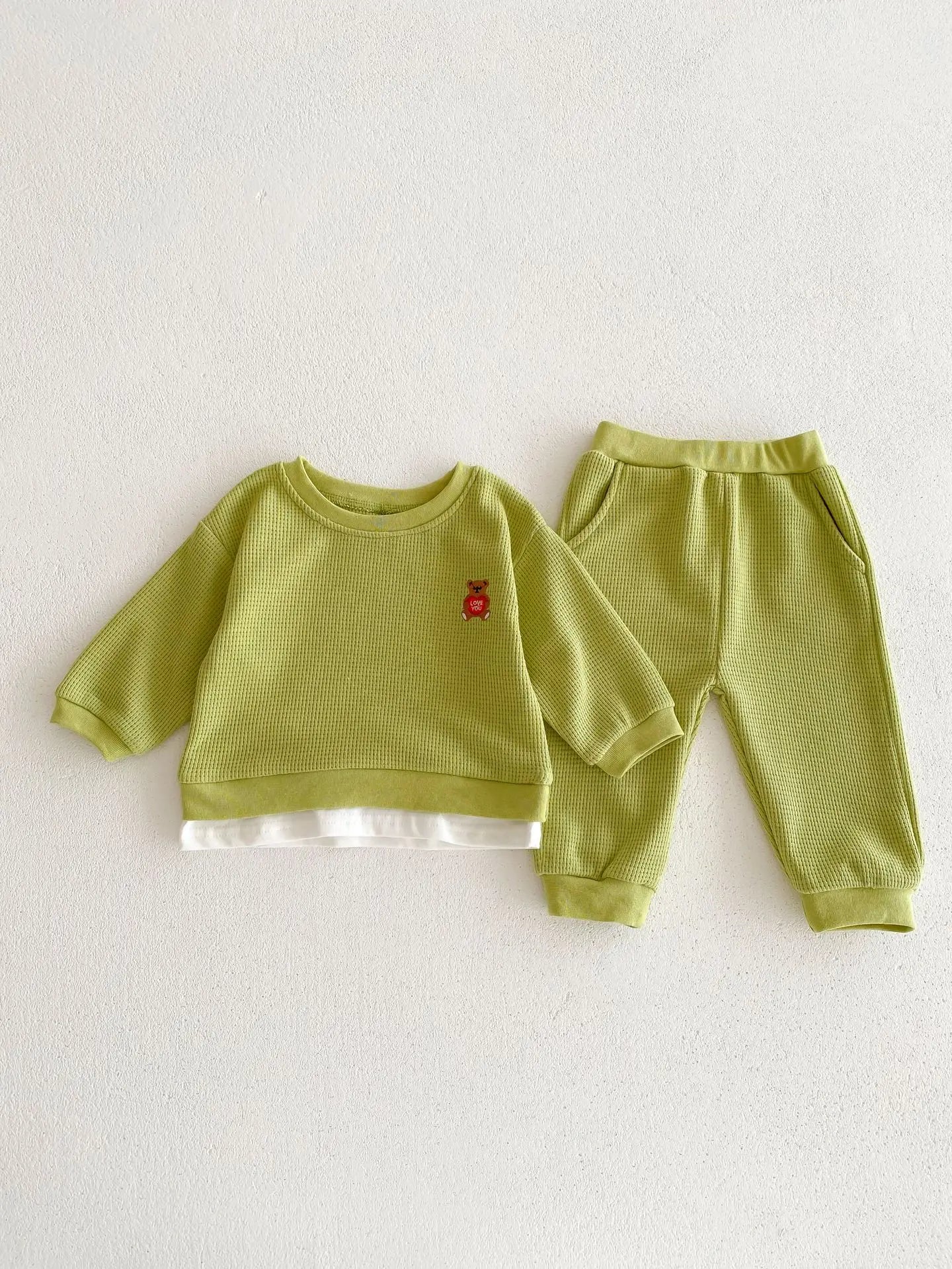 長袖セットアップ green / 66cm / 取り寄せ（3〜14日） ☺︎ ベビーセットアップ 2点セット ワッフル 長袖ドッキングTシャツ ロングパンツ ベアくまワンポイント 3カラー