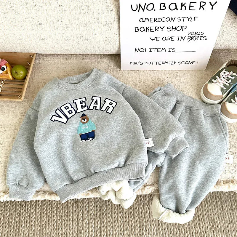 長袖セットアップ grey / 90cm キッズセットアップ 2点セット 裏フリーススウェットトレーナー パンツ くまベア刺繍ロゴ 3カラー ボーイズ 男の子 子供服