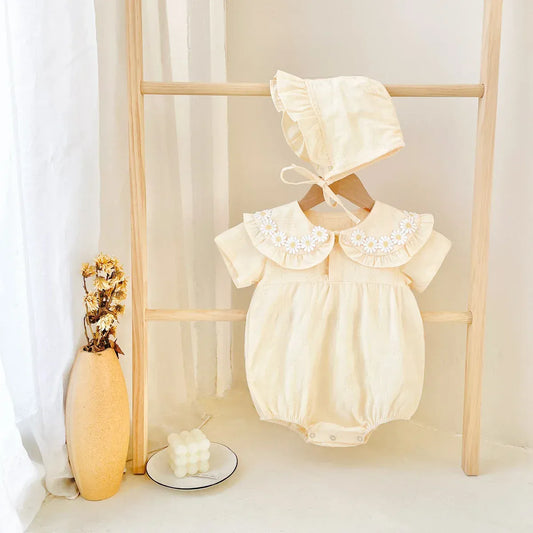 半袖ロンパース JIT2203 / 0-6M 66cm / 取り寄せ（3〜14日） ☺︎ ベビーロンパース 半袖丸襟ボディスーツ デイジーフラワー ボンネット帽子セット