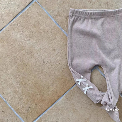 レギンスパンツ khaki gray / 6M  66CM ベビーパンツ リボンアクセント足付きレギンスパンツタイツ【mh0008262】