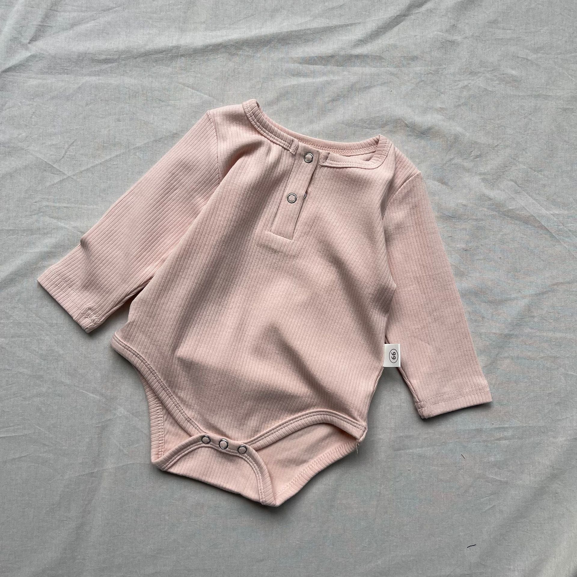 長袖ロンパース Light Pink / 66cm ベビーロンパース ヘンリーネックシンプル長袖ボディスーツ【mh0009171】