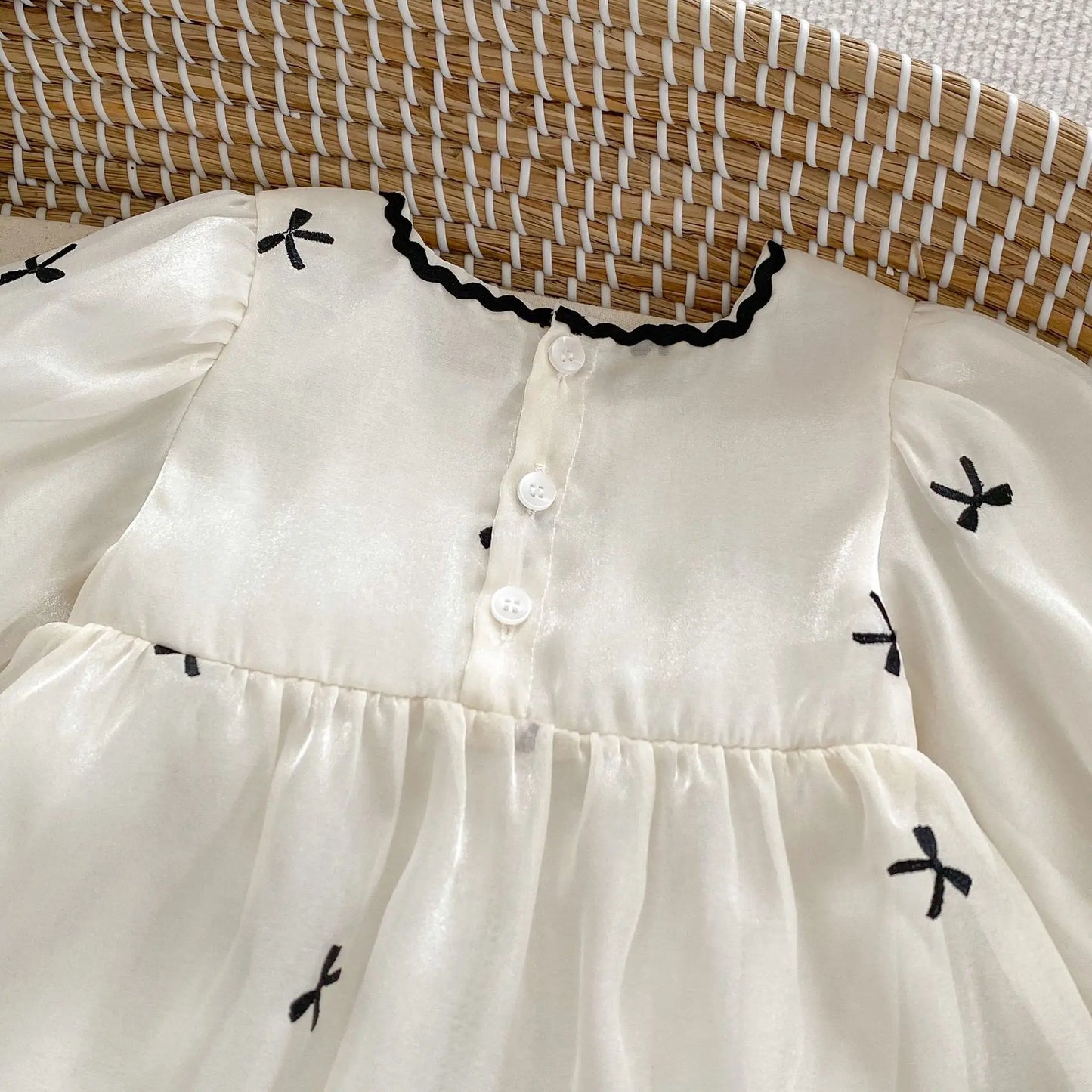 長袖ロンパース ベビーロンパース リボン刺繍シアースカート長袖パフスリーブボディスーツ【mh-0008550】