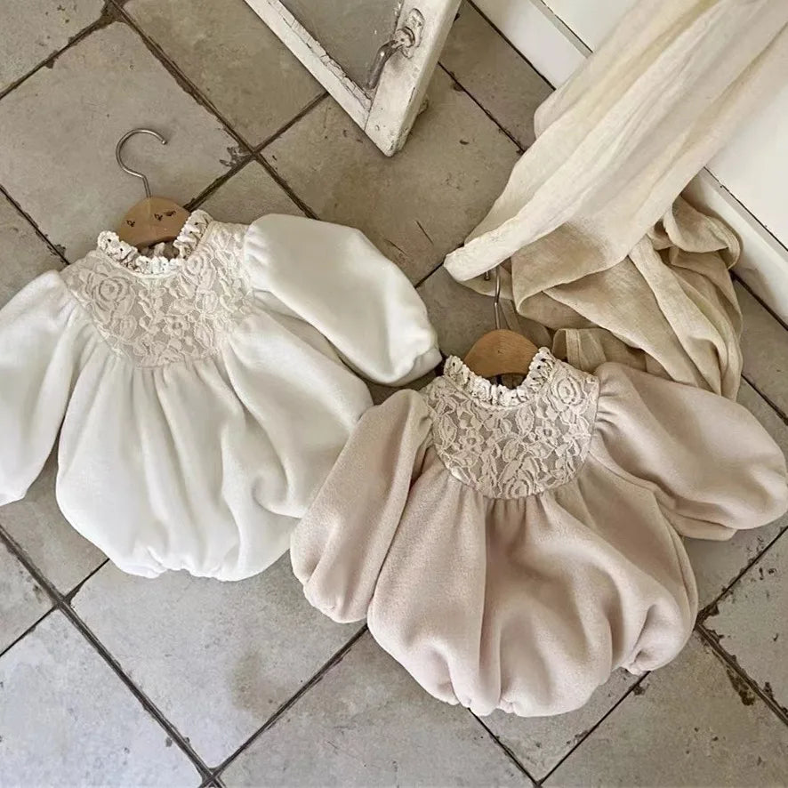 長袖ロンパース ベビー長袖ロンパース フリースボディスーツ 長袖パフスリーブ レース フリル【mh0003423】