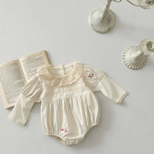 長袖ロンパース ベビーロンパース 長袖パフスリーブボディスーツ レース襟 フラワー花柄刺繍 ベージュ【mh0004663】