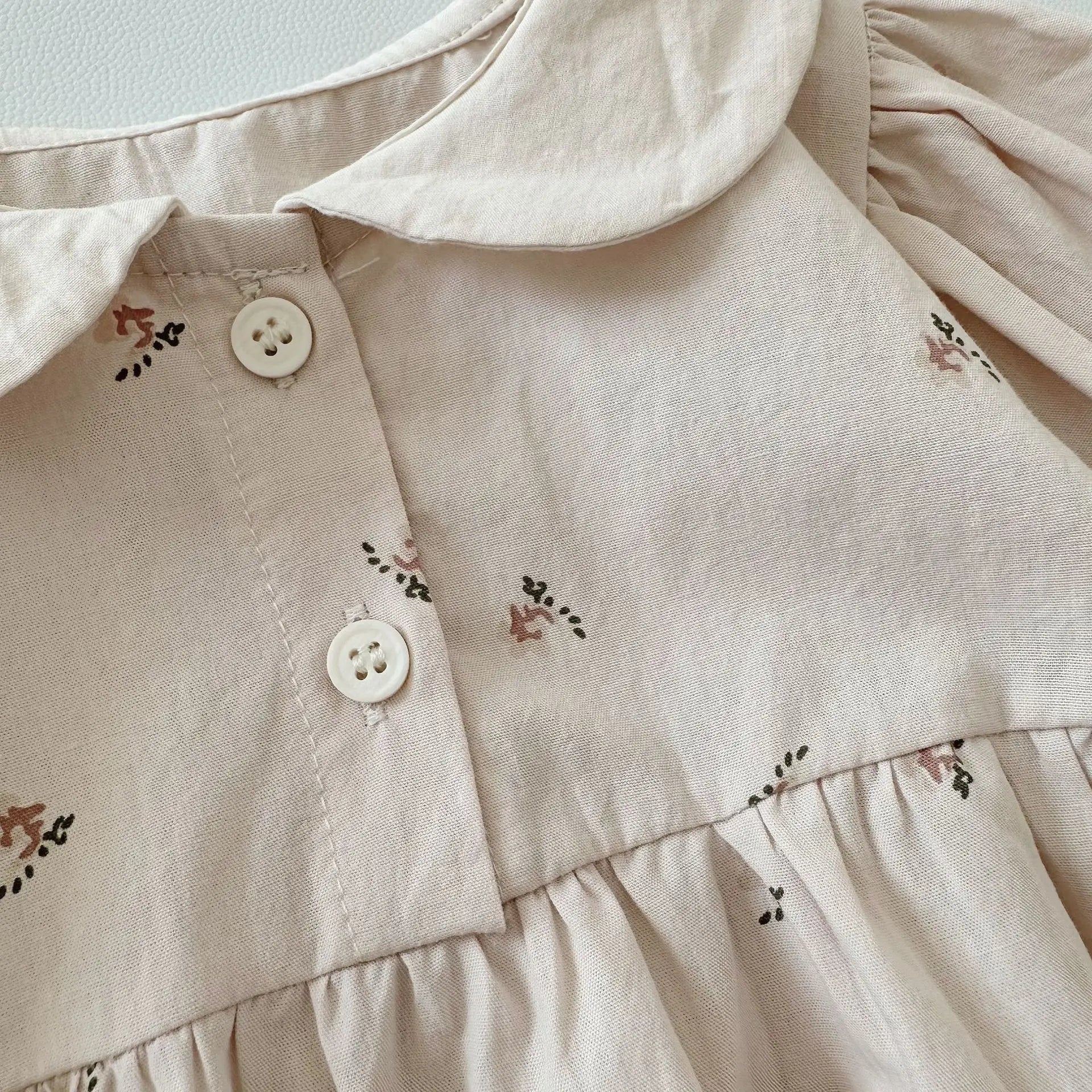 長袖ロンパース ベビーロンパース 長袖パフスリーブボディスーツ 丸襟 フラワー小花柄プリント【mh0004667】