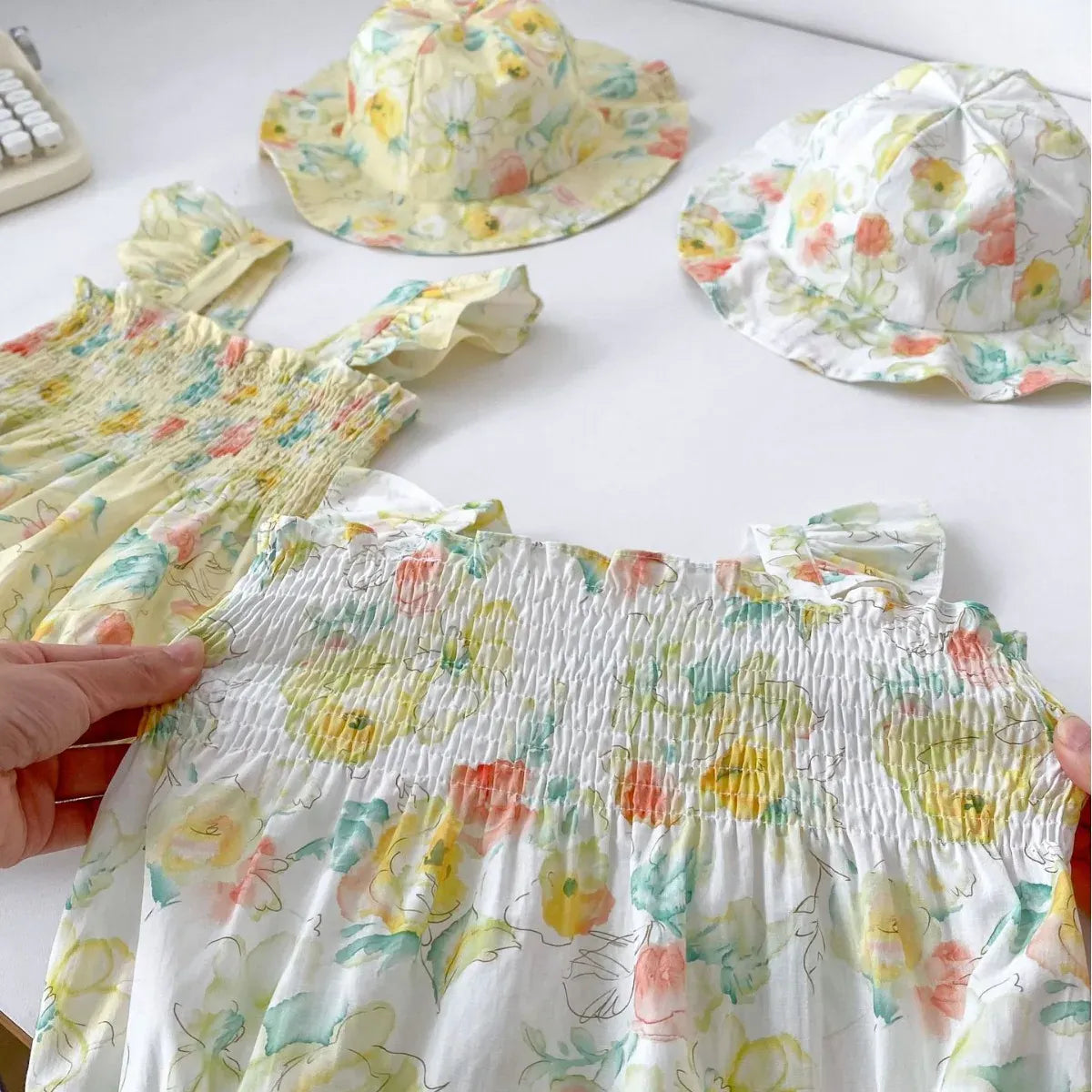 ノースリーブロンパース ベビーロンパース ノースリーブシャーリングボディスーツ＋帽子セット フラワー花柄プリント【mh0005107】