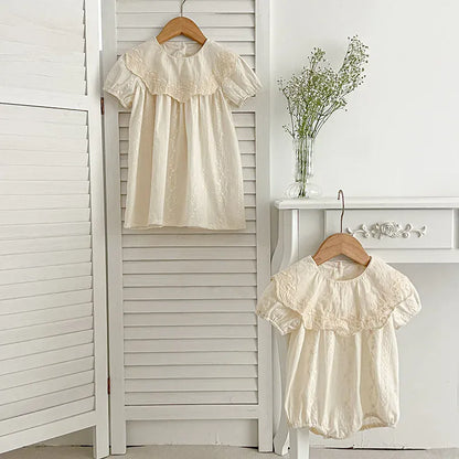 半袖ロンパース ベビーロンパース/キッズワンピース 半袖 ビッグ襟 レースフラワー花柄刺繍 リンクコーデ 姉妹 お揃いコーデ【mh0005325】