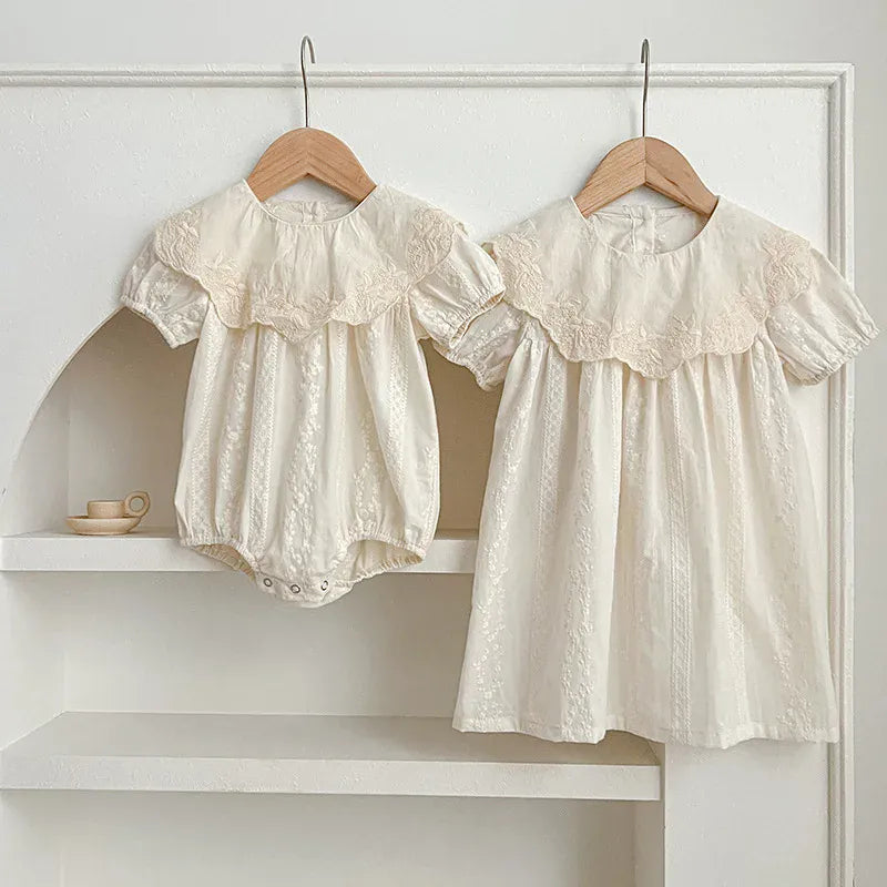 半袖ロンパース ベビーロンパース/キッズワンピース 半袖 ビッグ襟 レースフラワー花柄刺繍 リンクコーデ 姉妹 お揃いコーデ【mh0005325】