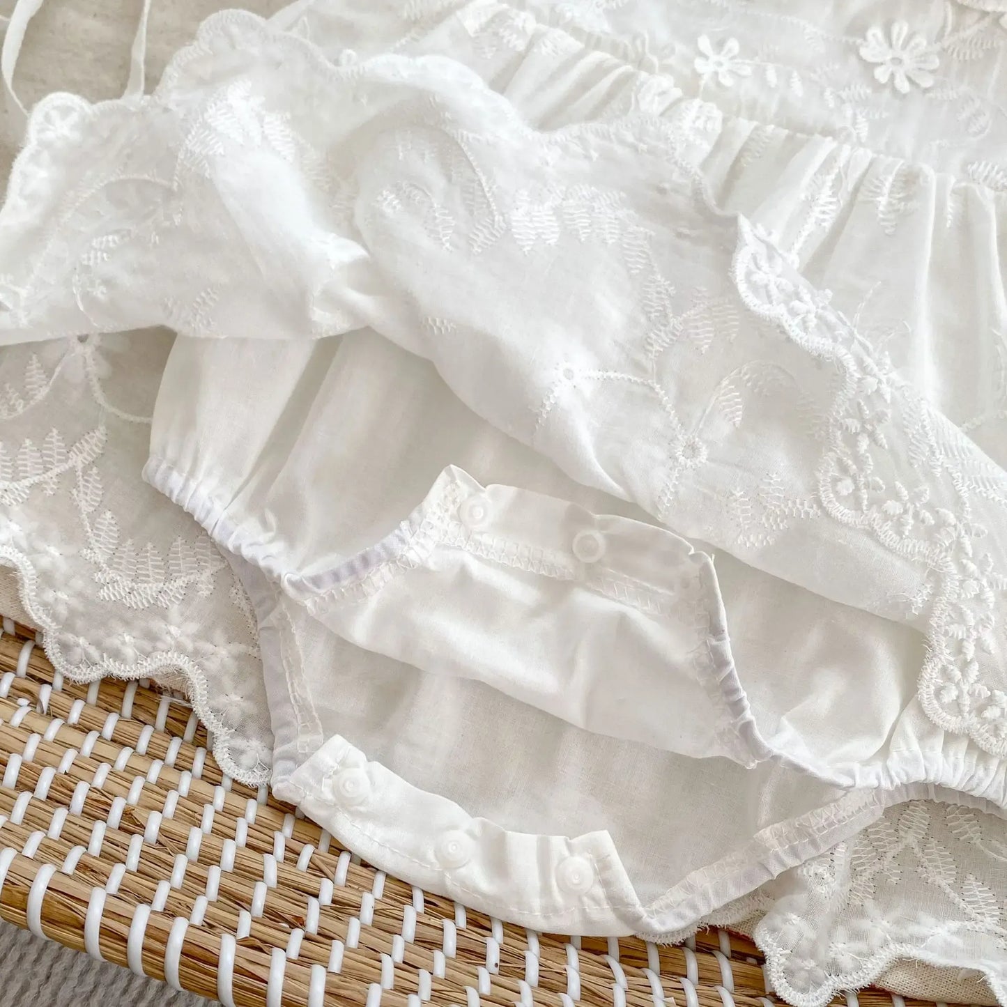 半袖ロンパース ベビーロンパース レースフリル 半袖ベビードレス ボンネット帽子セット ホワイト【mh0005462】