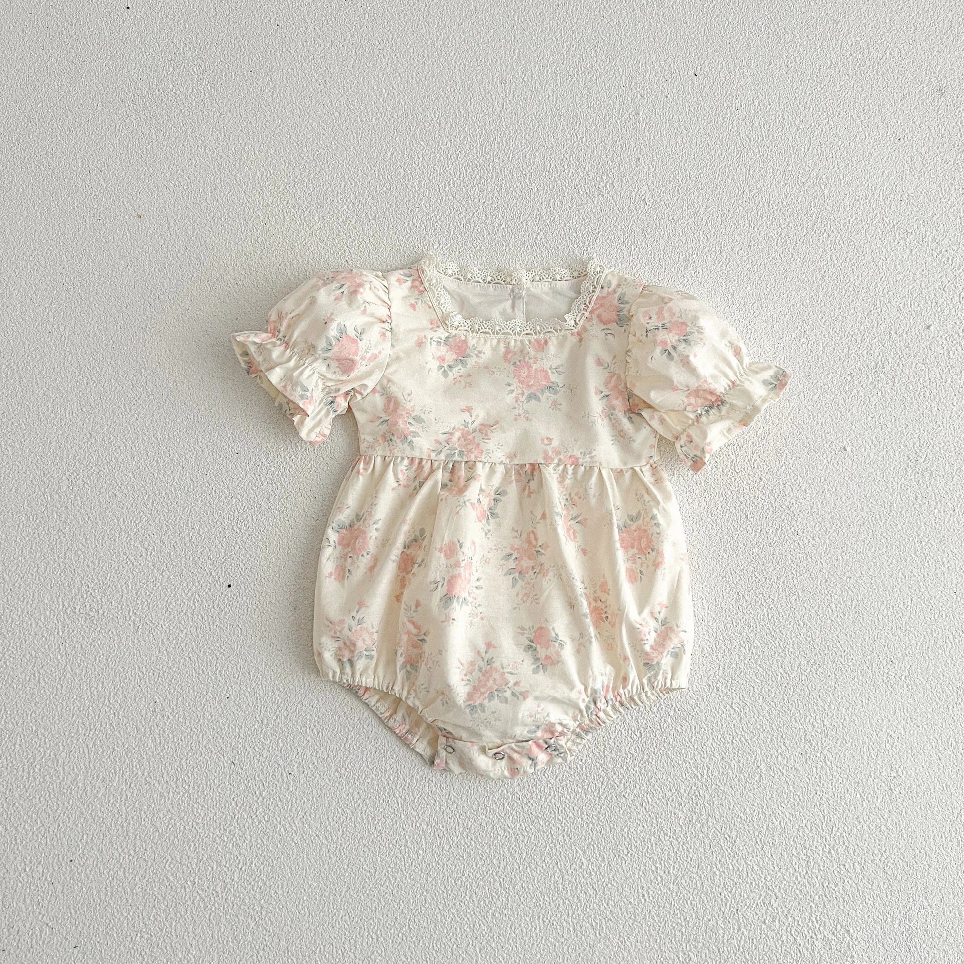 半袖ロンパース ベビーロンパース 半袖パフスリーブボディスーツ フラワー花柄プリント【mh0006062】