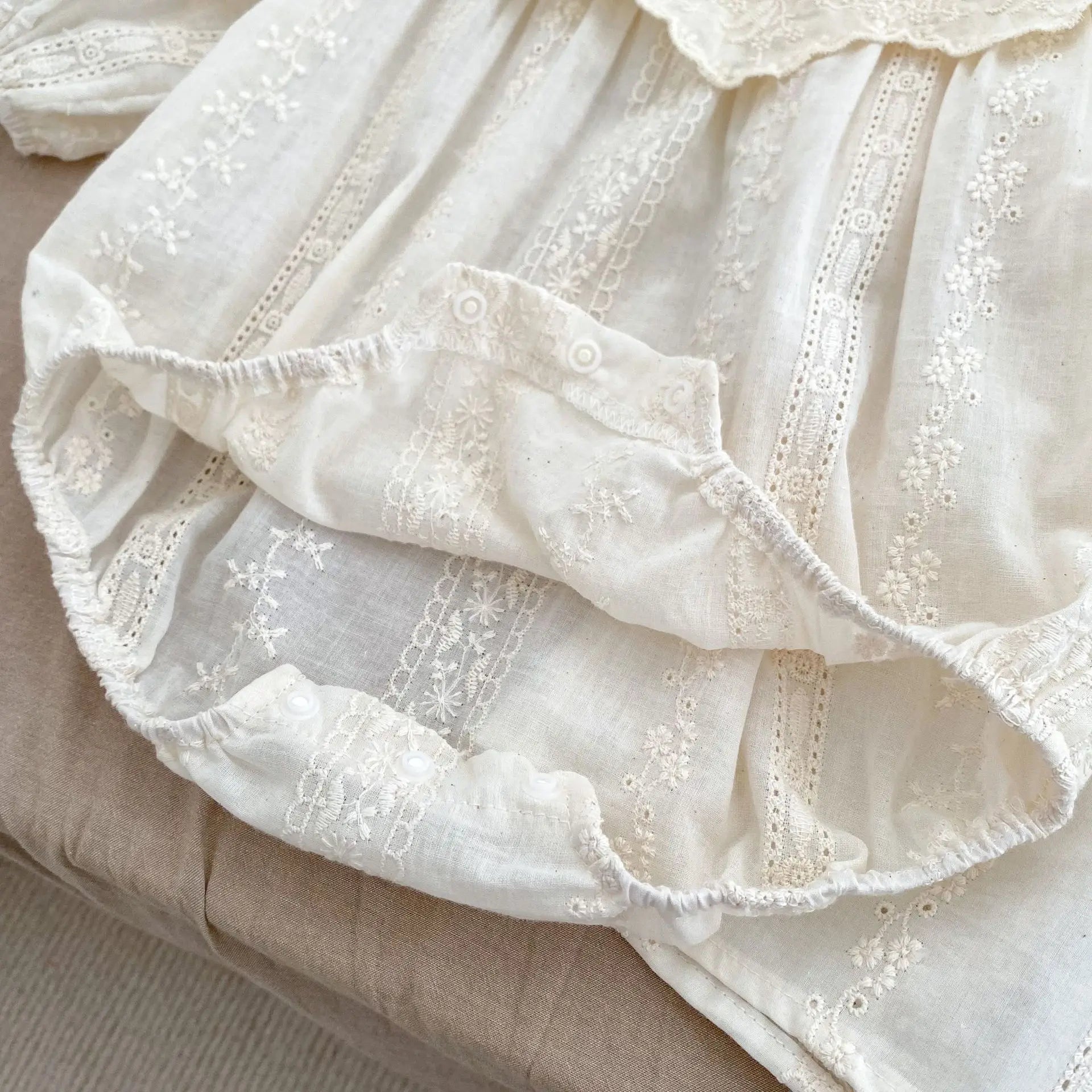 長袖ロンパース ベビーロンパース キッズワンピース 刺繍レース 長袖ドレス リンクコーデ 姉妹お揃い お出かけ ベージュ【mh0006169】