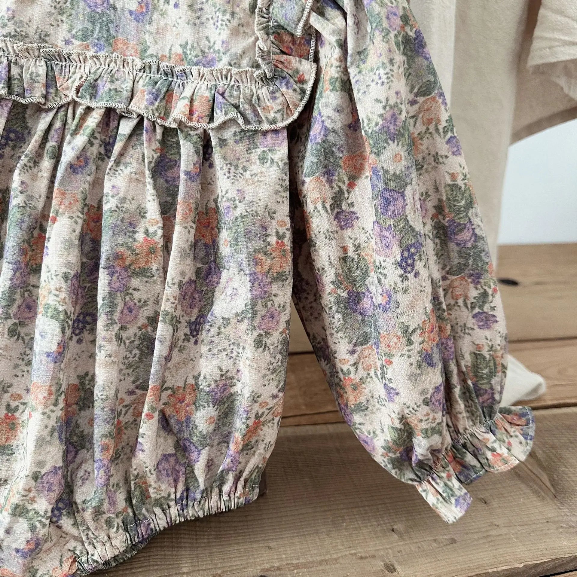 長袖ロンパース ベビーロンパース 長袖ボディスーツ フリルスタンドカラー フラワー花柄プリント【mh0006387】