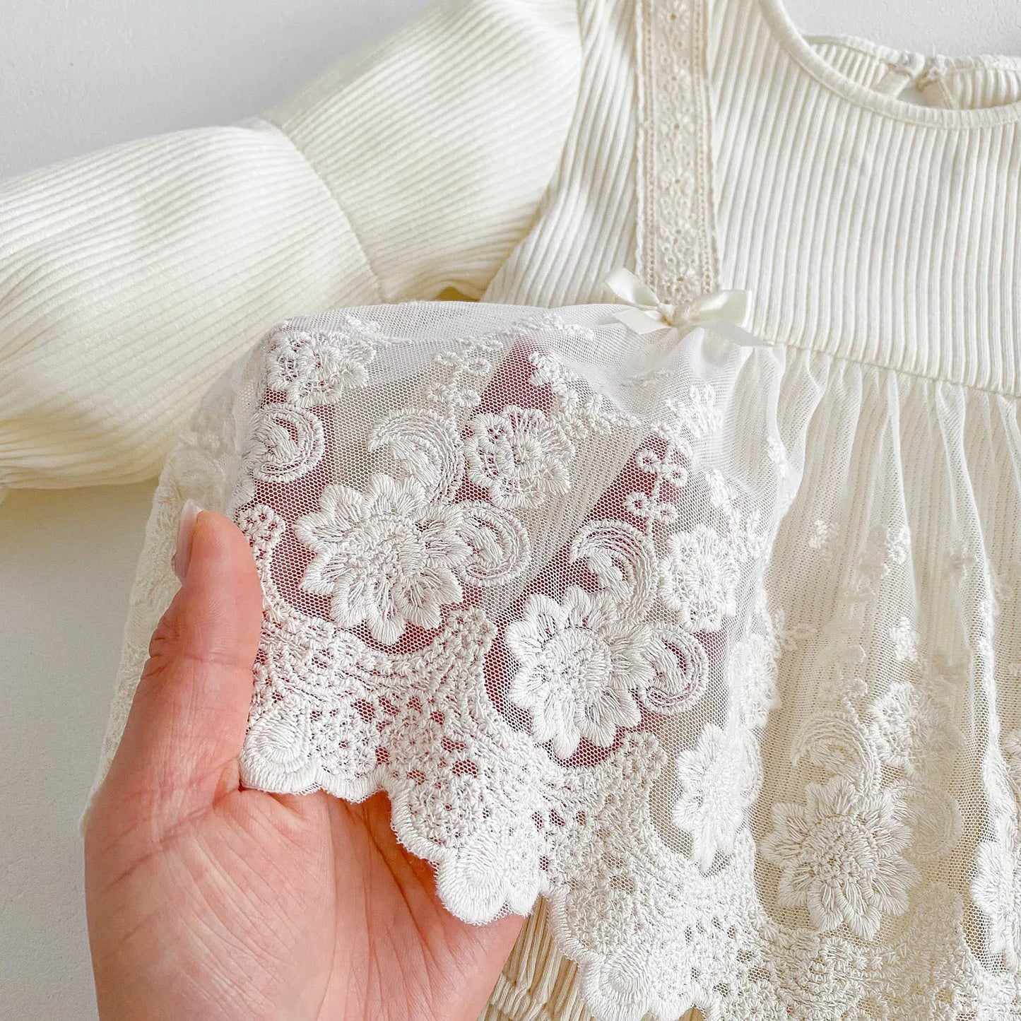 長袖ロンパース ベビーロンパース 長袖バブルスリーブスカートボディスーツ ベビードレス ベージュ【mh0006521】