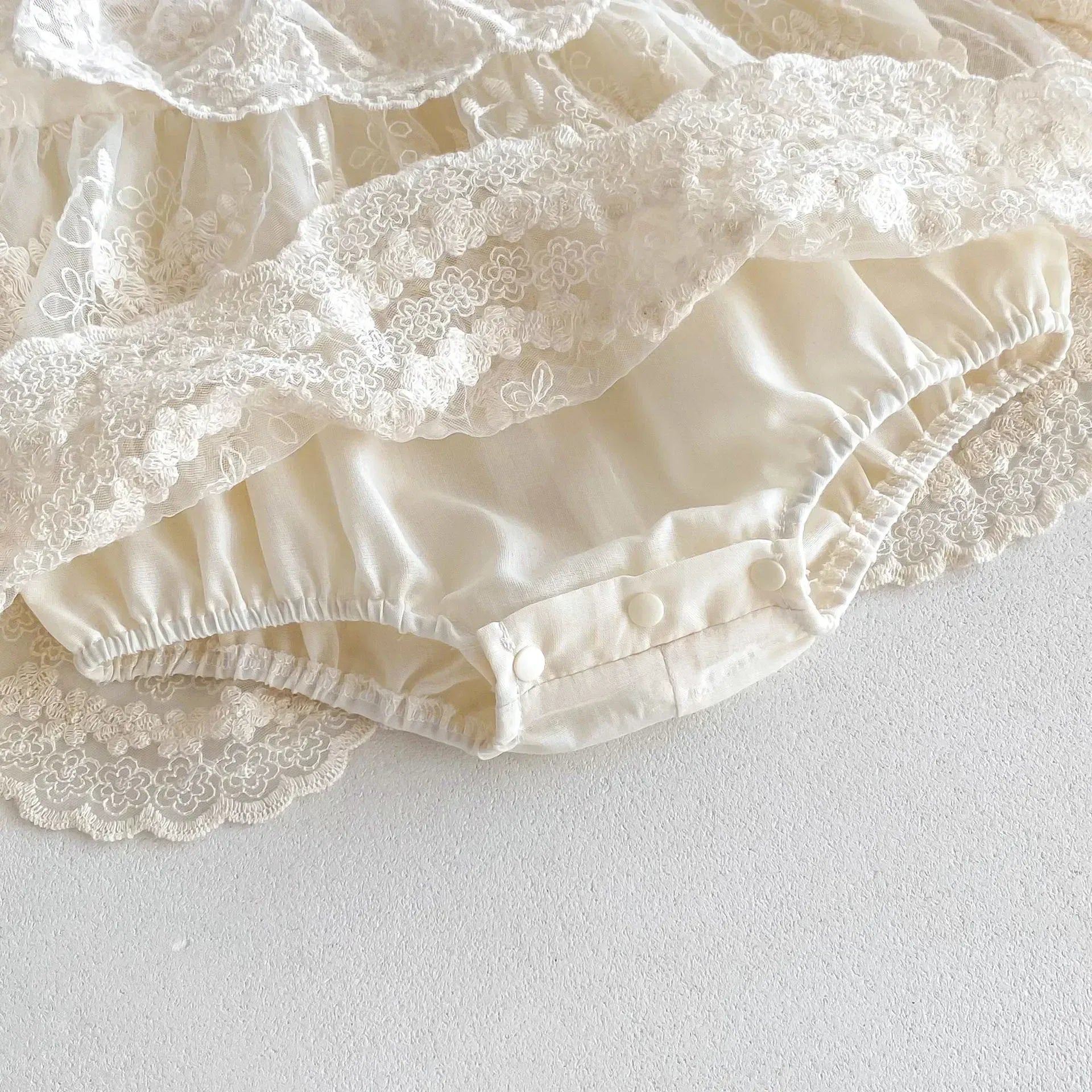 長袖ロンパース ベビーロンパース レースフリル長袖ドレスロンパース セレモニードレス アプリコット【mh0007146】