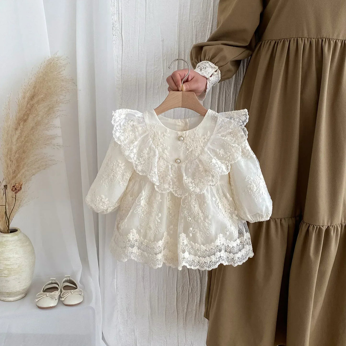 長袖ロンパース ベビーロンパース レースフリル長袖ドレスロンパース セレモニードレス アプリコット【mh0007146】