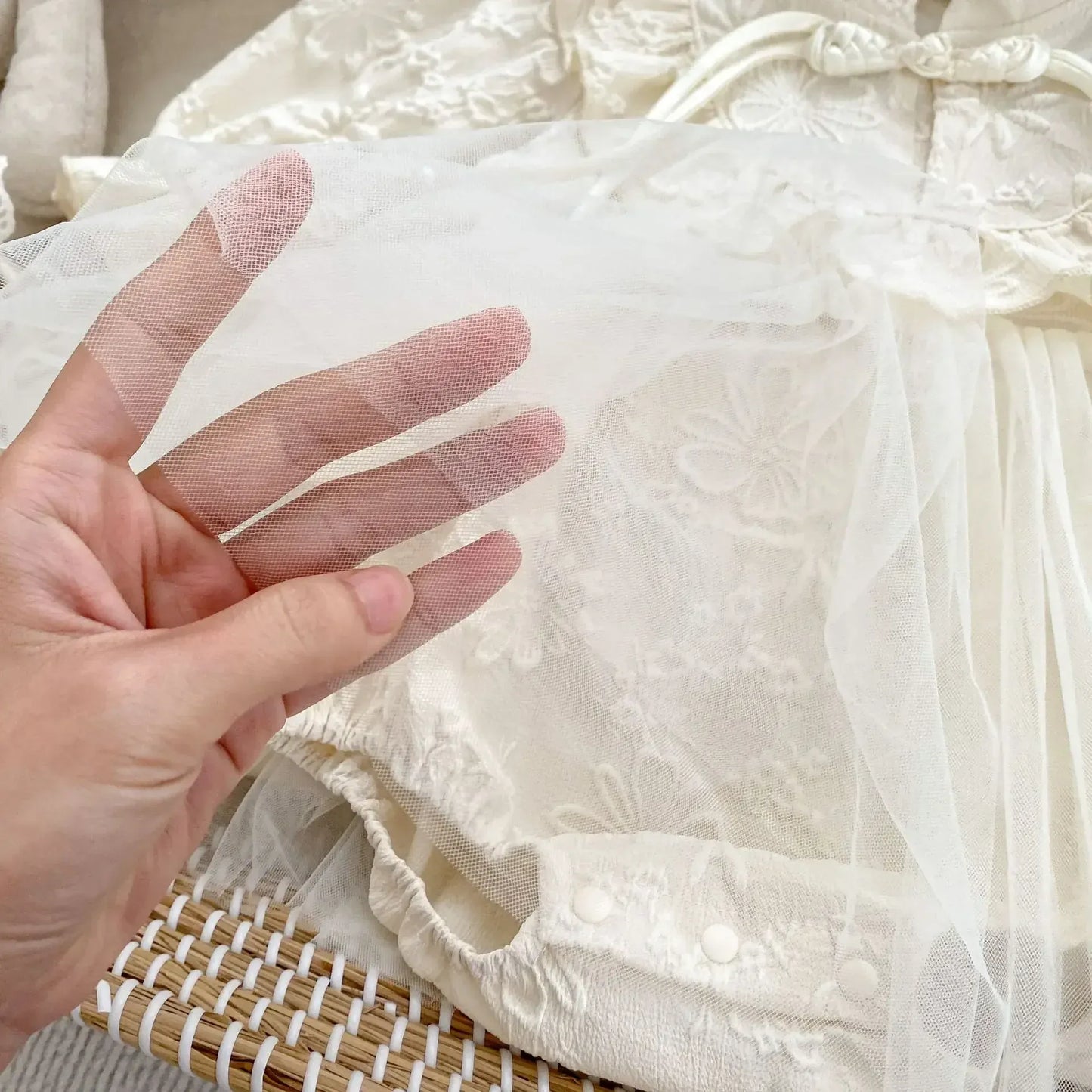 長袖ロンパース ベビーロンパース チュチュチュールスカートドッキングエンボスフリル長袖ボディスーツベビードレス アプリコット【mh0007380】