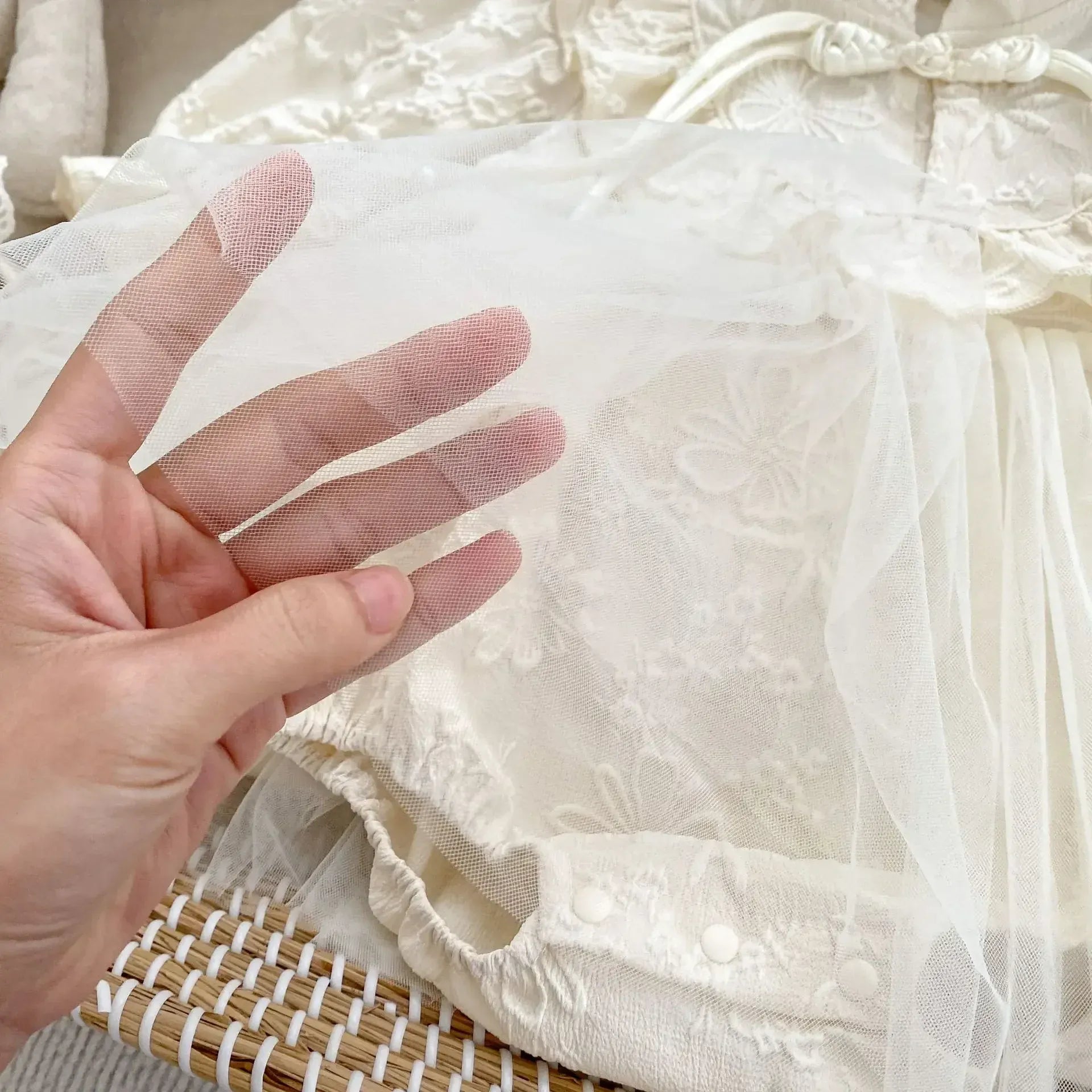 長袖ロンパース ベビーロンパース チュチュチュールスカートドッキングエンボスフリル長袖ボディスーツベビードレス アプリコット【mh0007380】