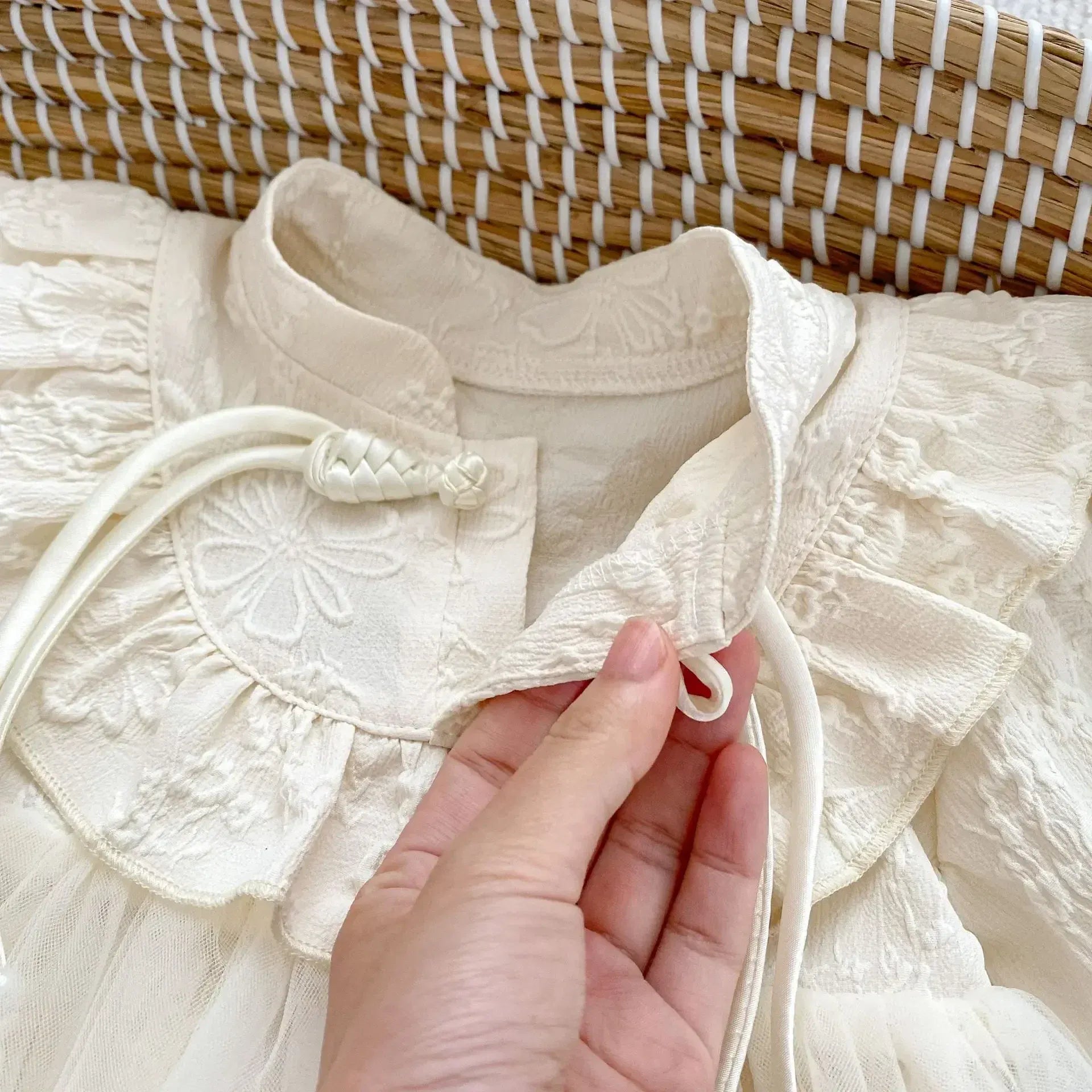 長袖ロンパース ベビーロンパース チュチュチュールスカートドッキングエンボスフリル長袖ボディスーツベビードレス アプリコット【mh0007380】