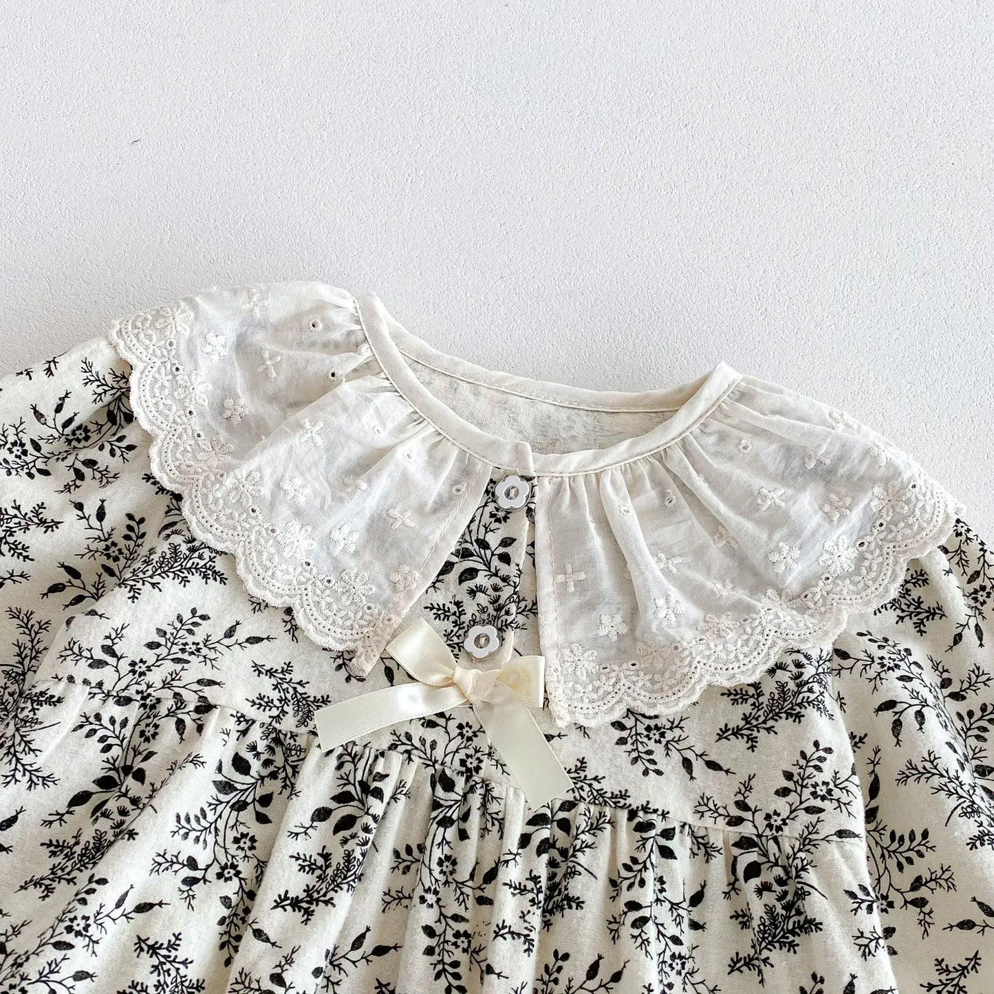 長袖ロンパース ベビーロンパース レース襟フラワープリント長袖ボディスーツ【mh0007400】