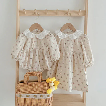 長袖ロンパース ベビーロンパース/キッズワンピース レースフリル襟ピンタックフラワープリント長袖ボディスーツ/ワンピース リンクコーデ 姉妹 お揃いコーデ【mh0007418】