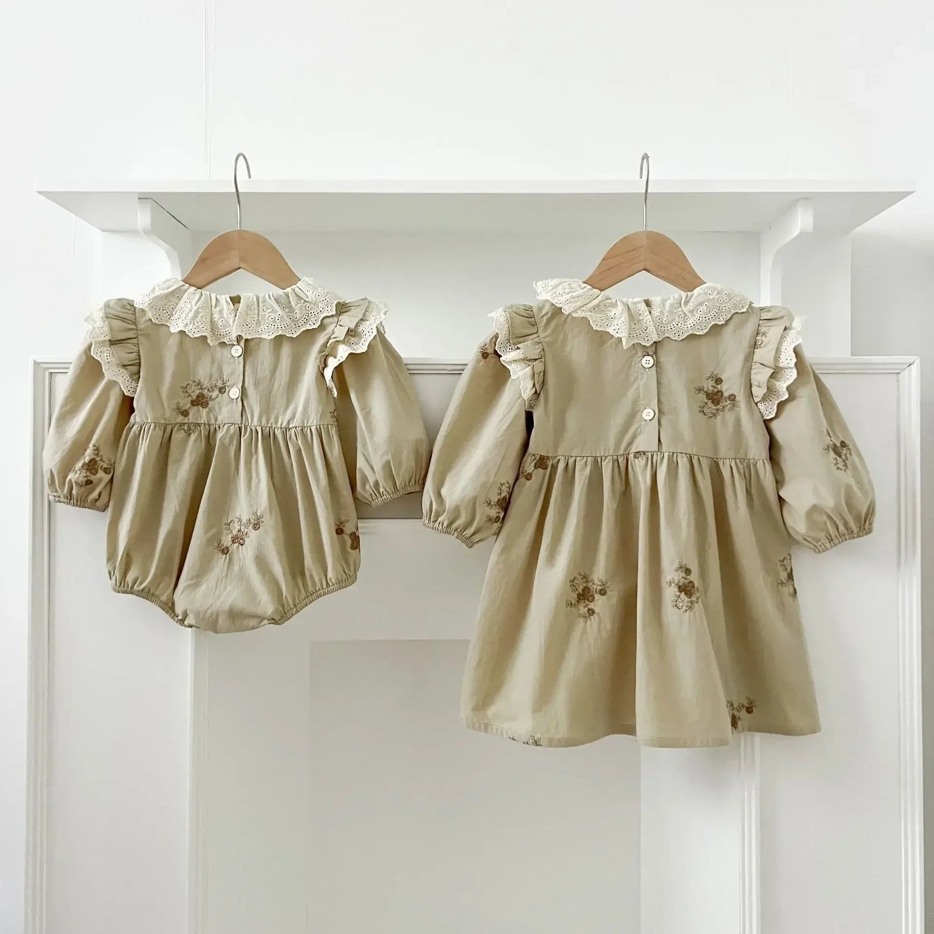 長袖ロンパース ベビーロンパース/キッズワンピース レースラッフル襟ショルダーフリルフラワープリント長袖ボディスーツ/ワンピース リンクコーデ 姉妹 お揃いコーデ【mh0007420】