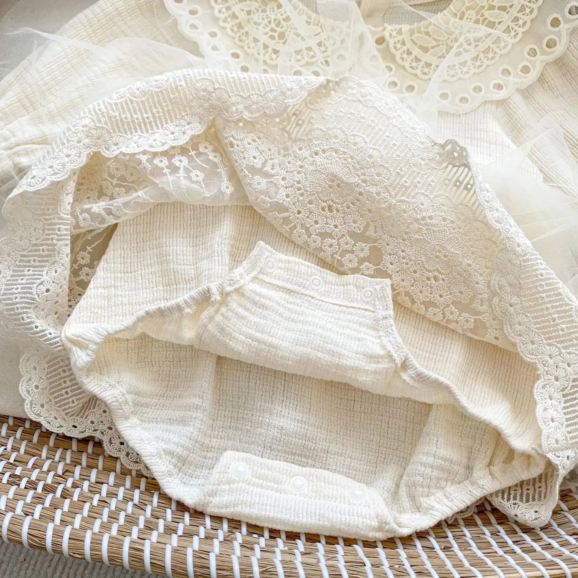 長袖ロンパース ベビーロンパース レース襟レーススカートドッキング長袖ボディスーツ セレモニードレス【mh0007460】