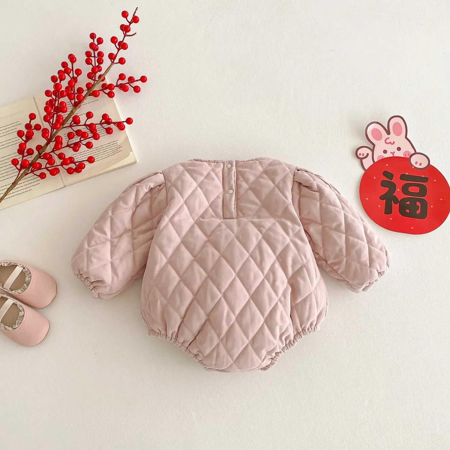 アウタージャンプスーツ ベビーロンパース/ジャンプスーツ うさぎ刺繍キルティング長袖アウターボディースーツ ピンク【mh0007624】