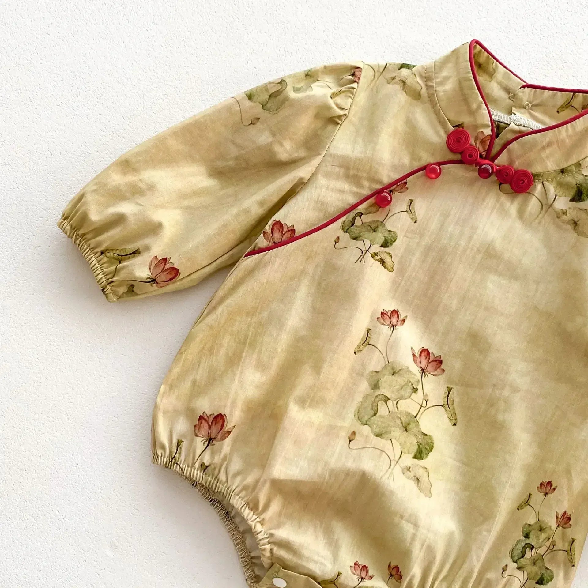 長袖ロンパース ベビーロンパース ロータスフラワープリント長袖チャイナドレスボディスーツ【mh0007625】