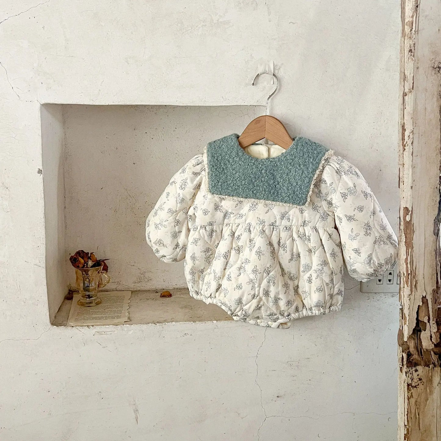 長袖ロンパース ベビーロンパース フラワープリントボアフリースセーラーカラーキルティング厚手長袖ボディスーツ【mh0007626】