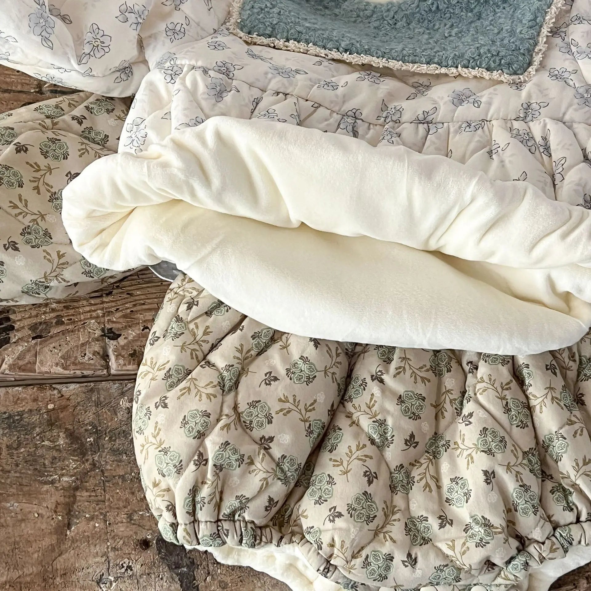 長袖ロンパース ベビーロンパース フラワープリントボアフリースセーラーカラーキルティング厚手長袖ボディスーツ【mh0007626】