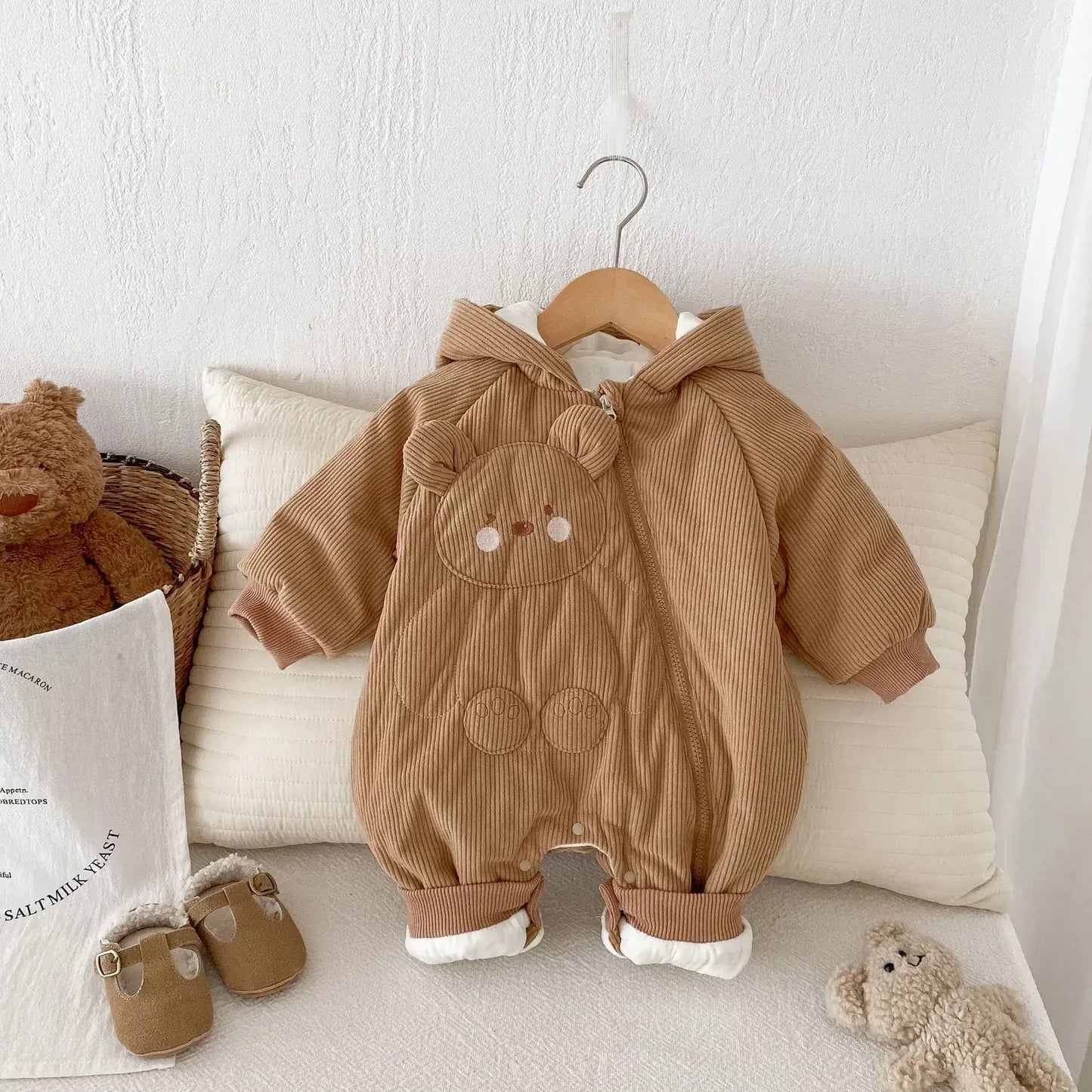 アウタージャンプスーツ ベビーアウタージャンプスーツ ベアくま刺繍コーデュロイフーディ厚手防寒ロンパース【mh0007668】